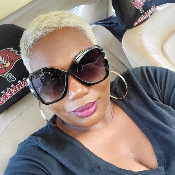 Meet your Posher, Tabitha - Picture 7 of 8